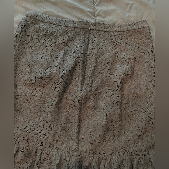 🛎️LAST CHANCE, 2/$10‼️🛎️Banana Republic lace skirt - Picture 5 of 6